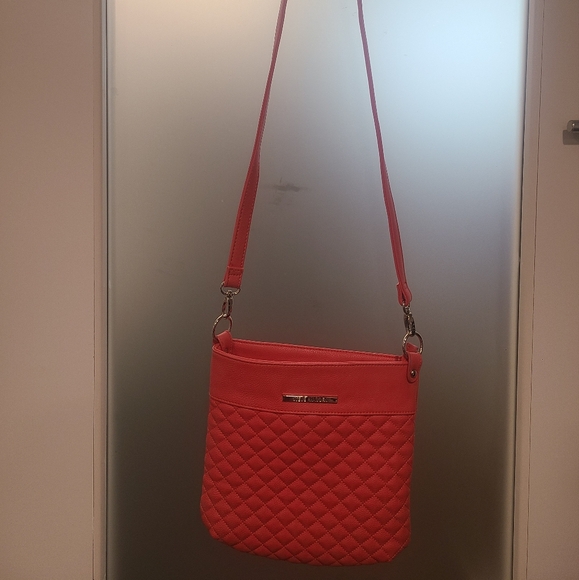 Steve Madden Coral Quilted Shoulder Crossbody Bag - Picture 2 of 15